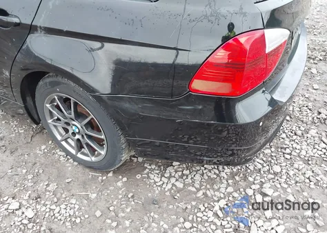 2007 BMW 328Xi z USA, uszkodzony, nr VIN WBAVT73527FZ36705